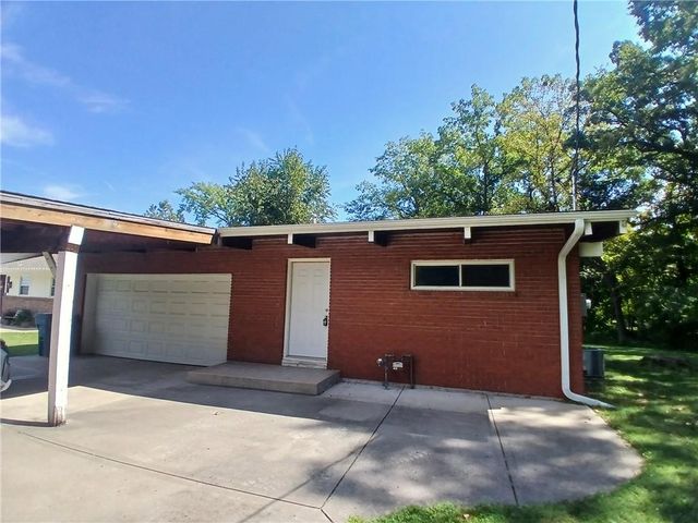 5323 Edgewood Circle, Houston Lake, MO 64151