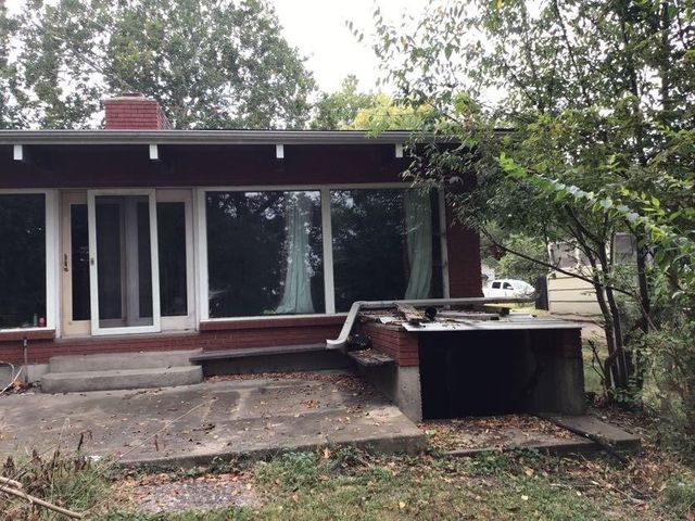 5323 Edgewood Circle, Houston Lake, MO 64151