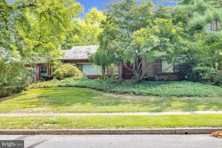 809 FARR PL, Reading, PA 19611