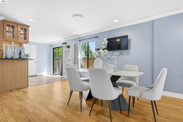20061 Santa Maria Ave, Castro Valley, CA 94546