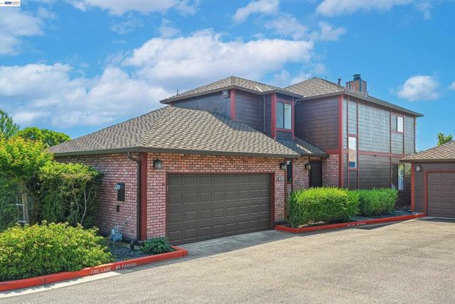 20061 Santa Maria Ave, Castro Valley, CA 94546