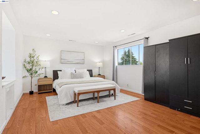 20061 Santa Maria Ave, Castro Valley, CA 94546