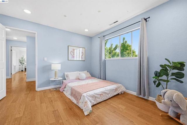 20061 Santa Maria Ave, Castro Valley, CA 94546