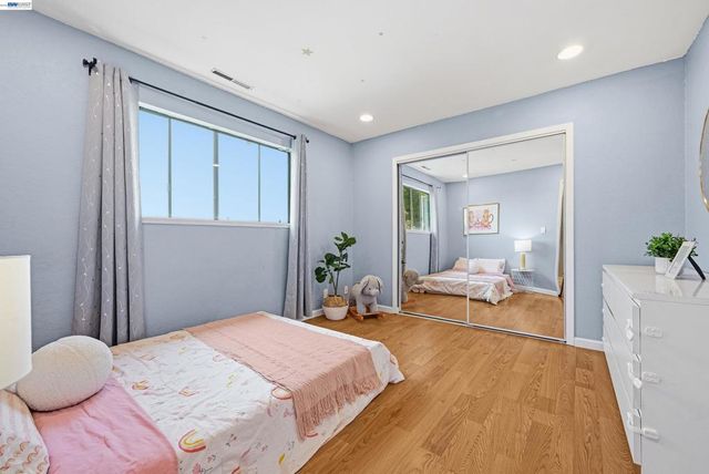 20061 Santa Maria Ave, Castro Valley, CA 94546