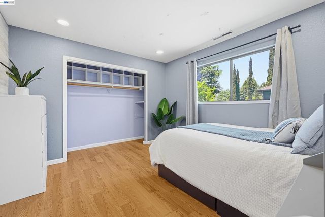 20061 Santa Maria Ave, Castro Valley, CA 94546