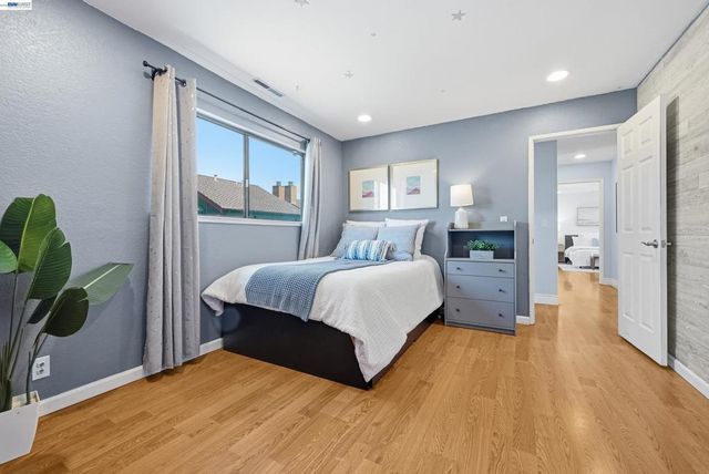 20061 Santa Maria Ave, Castro Valley, CA 94546