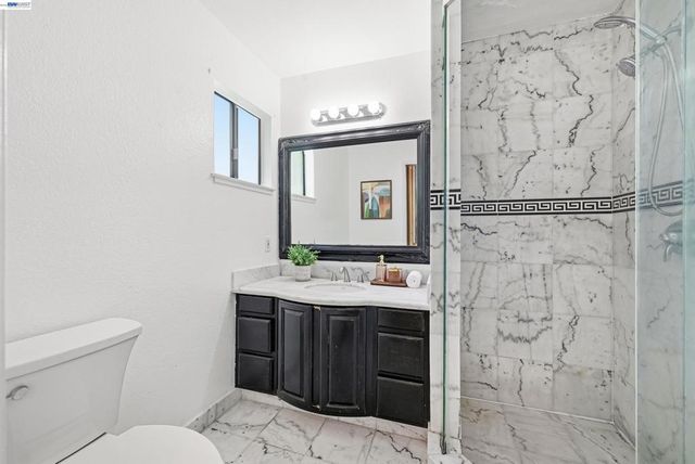 20061 Santa Maria Ave, Castro Valley, CA 94546