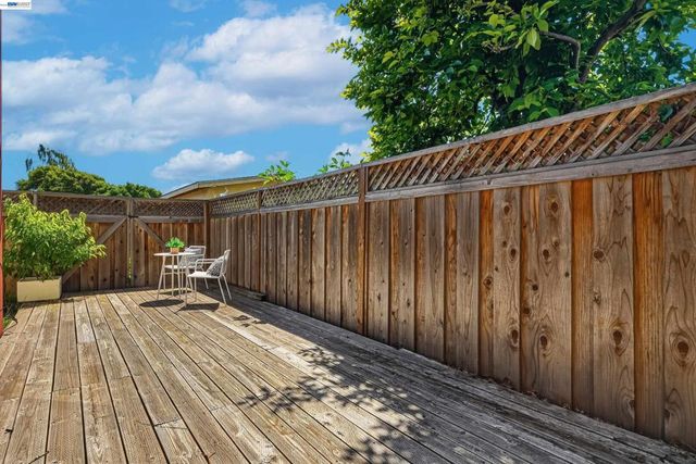 20061 Santa Maria Ave, Castro Valley, CA 94546