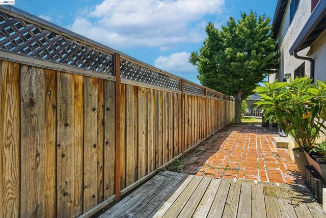 20061 Santa Maria Ave, Castro Valley, CA 94546