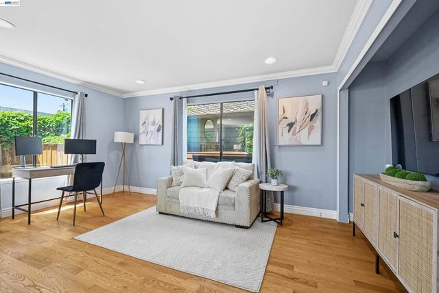 20061 Santa Maria Ave, Castro Valley, CA 94546