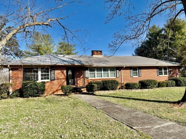 401 E Petty Ln, Winchester, TN 37398