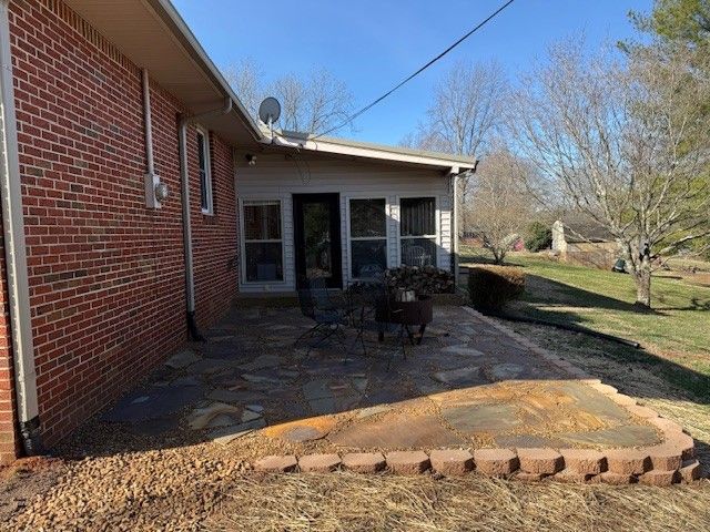 401 E Petty Ln, Winchester, TN 37398