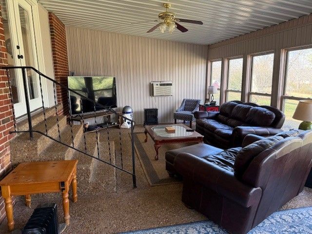 401 E Petty Ln, Winchester, TN 37398