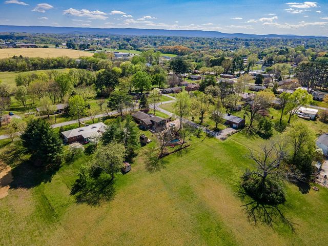 401 E Petty Ln, Winchester, TN 37398