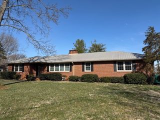 401 E Petty Ln, Winchester, TN 37398