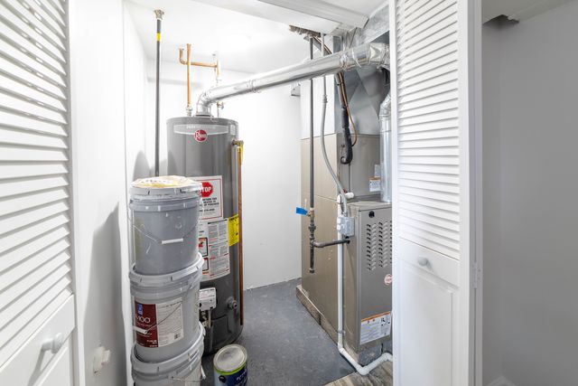 6937 W Summerdale Avenue, Chicago, IL 60656