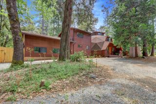 21580 Rambling Rd, Grass Valley, CA 95945