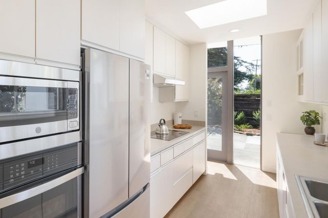 290 W Charleston Road, Palo Alto, CA 94306
