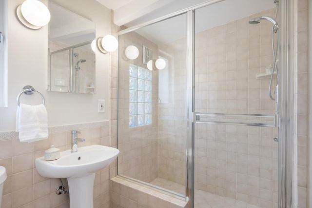290 W Charleston Road, Palo Alto, CA 94306