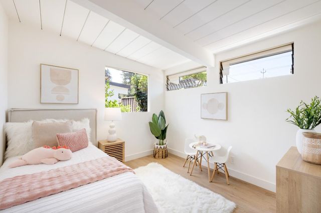 290 W Charleston Road, Palo Alto, CA 94306