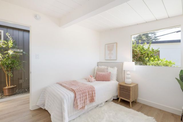 290 W Charleston Road, Palo Alto, CA 94306