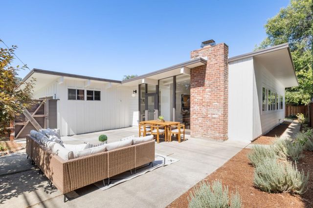 290 W Charleston Road, Palo Alto, CA 94306
