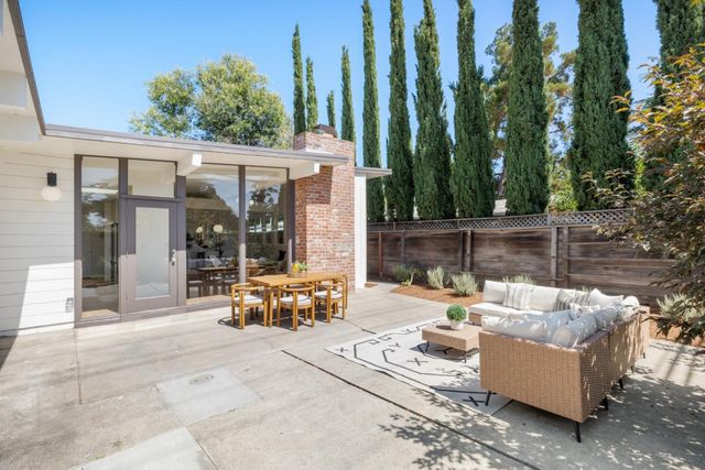 290 W Charleston Road, Palo Alto, CA 94306