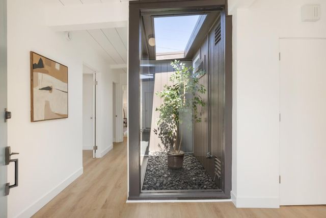 290 W Charleston Road, Palo Alto, CA 94306