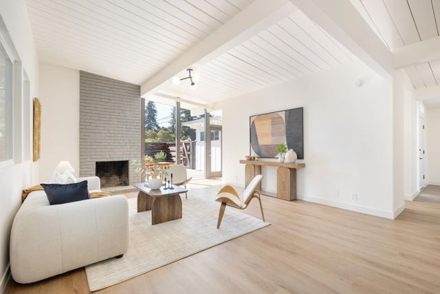 290 W Charleston Road, Palo Alto, CA 94306