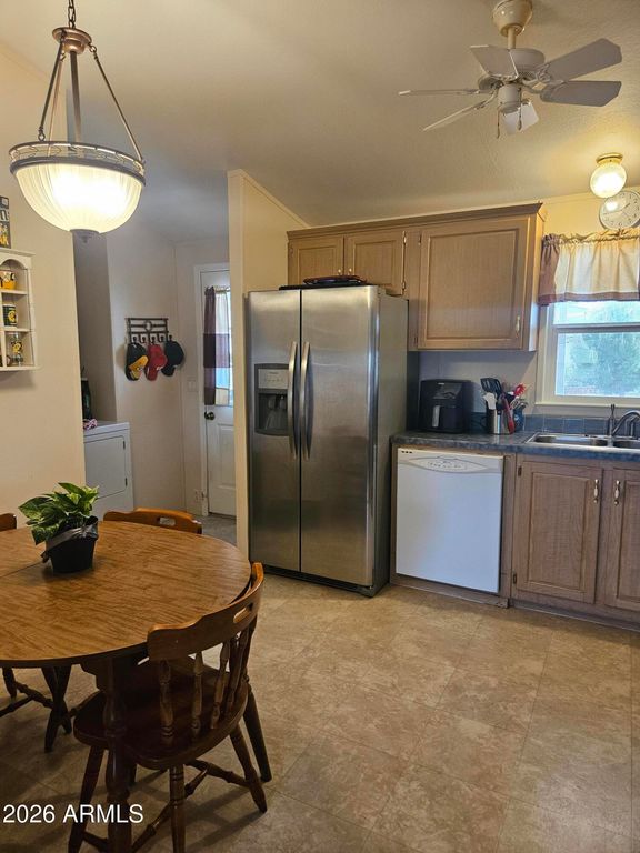 Image 10 of property listing at 585 S Shallow Brook Loop, Sierra Vista, AZ 85635