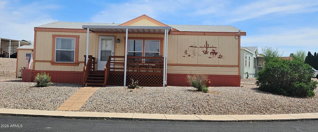 Image 3 of property listing at 585 S Shallow Brook Loop, Sierra Vista, AZ 85635