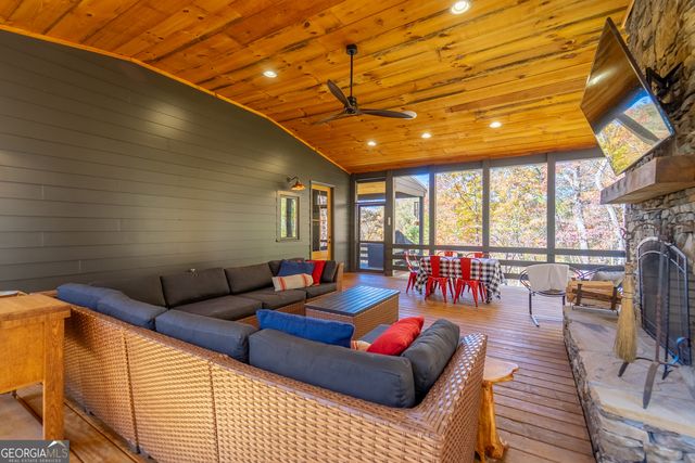 258 Turtle Cove, Clayton, GA 30525