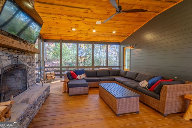 258 Turtle Cove, Clayton, GA 30525