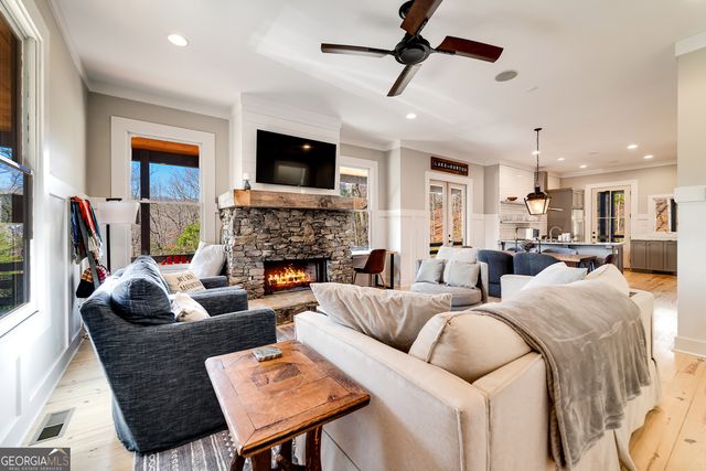 258 Turtle Cove, Clayton, GA 30525