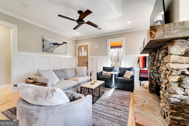 258 Turtle Cove, Clayton, GA 30525