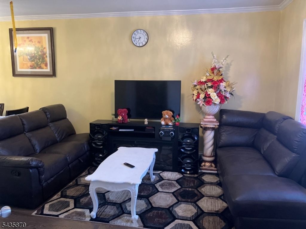 21 Lake St, East Orange City, NJ 07017 — photo 2