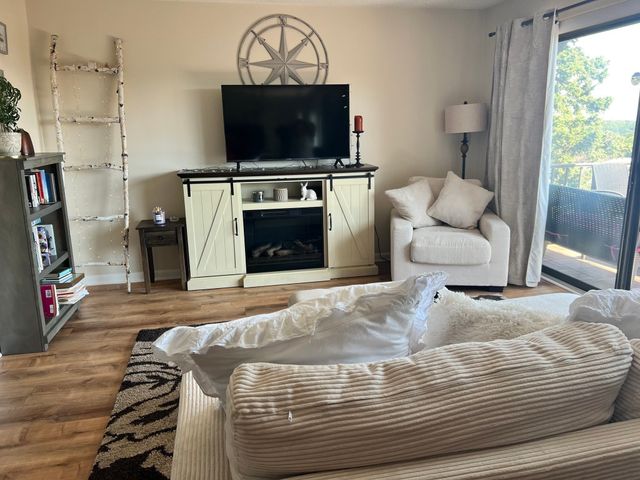 1008 Paradise Road PhL, Swampscott, MA 01907