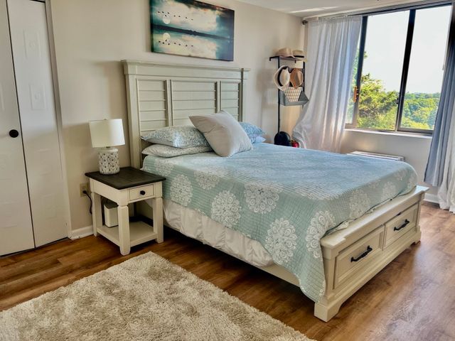 1008 Paradise Road PhL, Swampscott, MA 01907