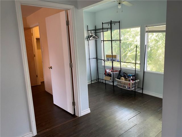 196 E Lake View Trl, Sandia, TX 78383