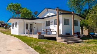 196 E Lake View Trl, Sandia, TX 78383