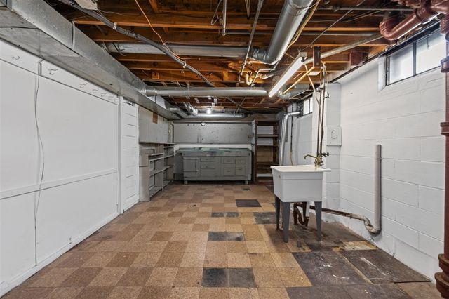 555 N Martha Street, Dearborn, MI 48128