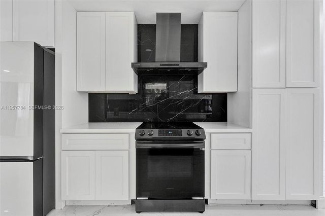 860 NW 207th St, Miami Gardens, FL 33169