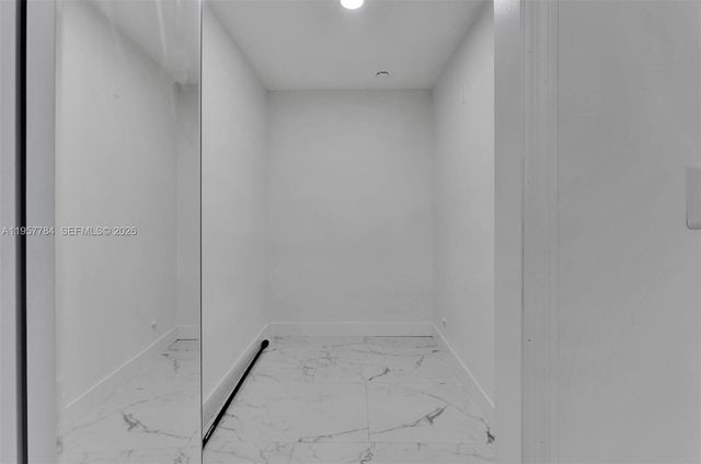 860 NW 207th St, Miami Gardens, FL 33169