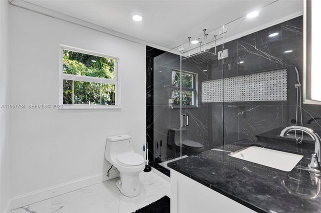 860 NW 207th St, Miami Gardens, FL 33169