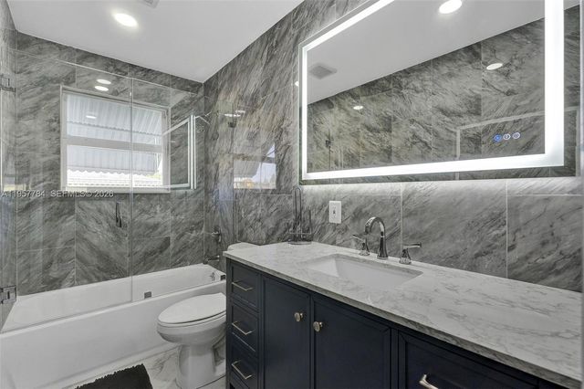 860 NW 207th St, Miami Gardens, FL 33169