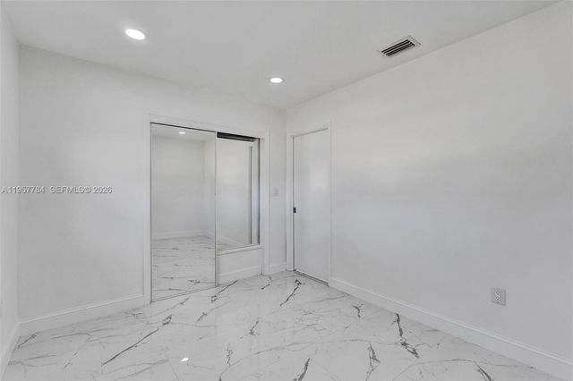 860 NW 207th St, Miami Gardens, FL 33169