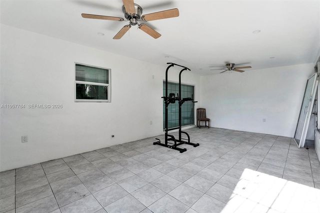 860 NW 207th St, Miami Gardens, FL 33169