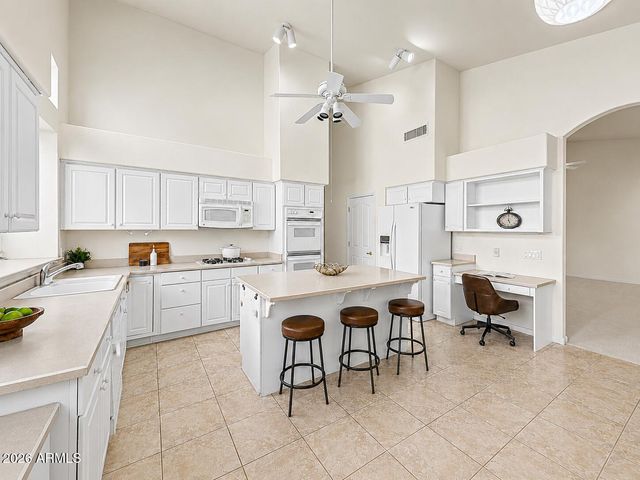 7192 W DREYFUS Drive, Peoria, AZ 85381