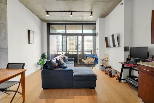 235 W VAN BUREN Street 2721, Chicago, IL 60607