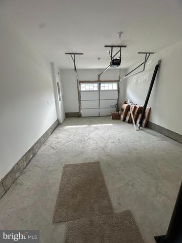 10102 DONATELLO, Princeton, NJ 08550